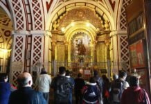 SAN JUDAS TADEO: PERUANOS PIDEN PAZ AL «PATRONO DE LAS CAUSAS IMPOSIBLES»