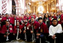Toma de hábito de integrantes de cofradías y hermandades de la Basílica San Francisco de Lima