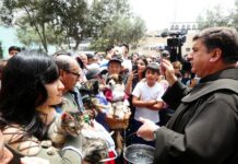 Tradicional «Bendición de las mascotas» en el marco de la Fiesta de San Francisco de Asís